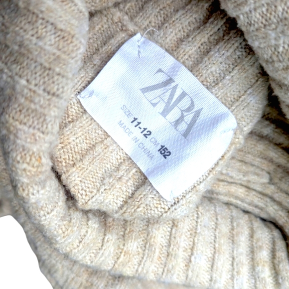 ZARA Cozy Cropped Turtleneck Sweater; Cream Colored; Ribbed Size 11-12 - Picture 4 of 5